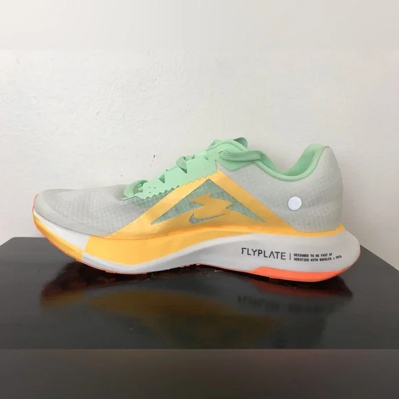 Size 10 Womens Nike ZoomX Ultrafly Trail Running Shoes White Green DZ0489-102 - Picture 2 of 8